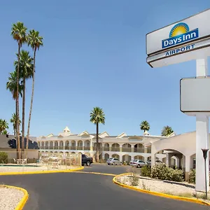 Hotel Days By Wyndham Airport - **